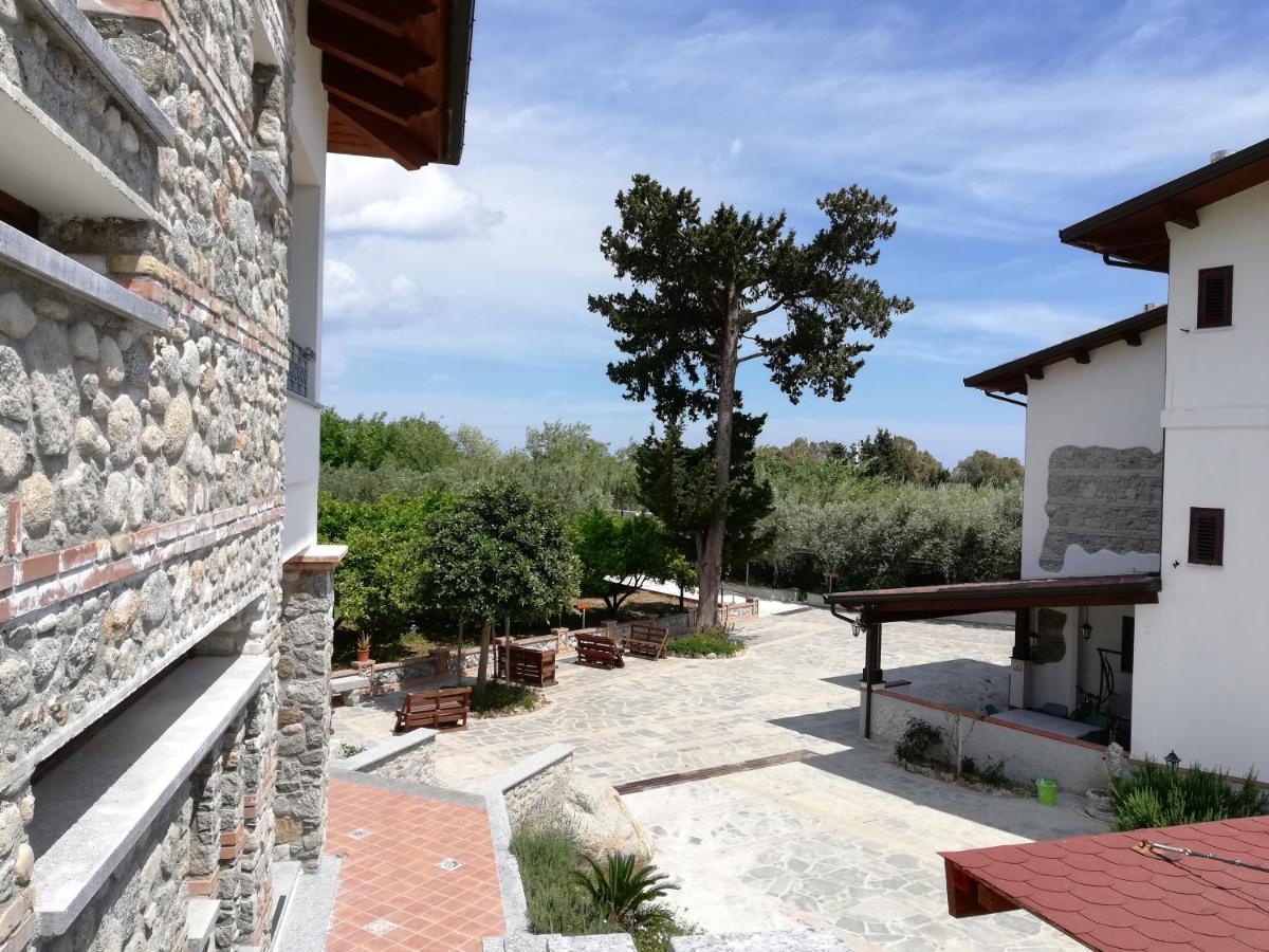 Ludomar Country Residence - Rooms & Apartments Sant'Andrea Apostolo dello Ionio Esterno foto